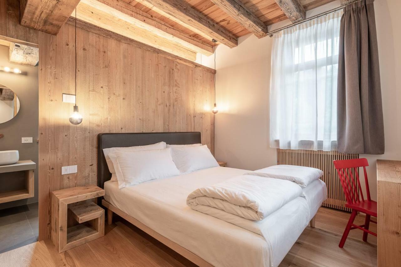 Alla Stazion Locanda Nelle Dolomiti ピエーヴェ・ディ・カドーレ エクステリア 写真