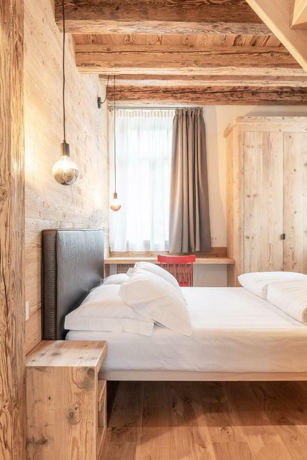 Alla Stazion Locanda Nelle Dolomiti ピエーヴェ・ディ・カドーレ エクステリア 写真